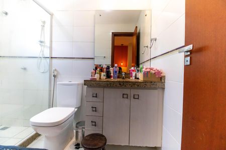 Casa à venda com 250m², 3 quartos e 2 vagasBanheiro da Suíte