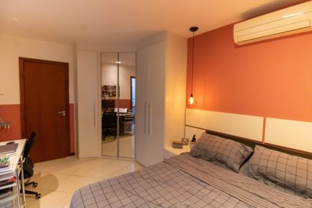 Casa à venda com 250m², 3 quartos e 2 vagasSuíte 