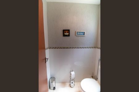 Casa à venda com 250m², 3 quartos e 2 vagasLavabo