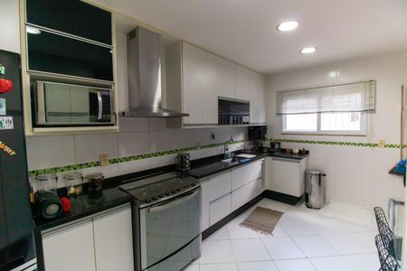 Casa à venda com 250m², 3 quartos e 2 vagasCozinha