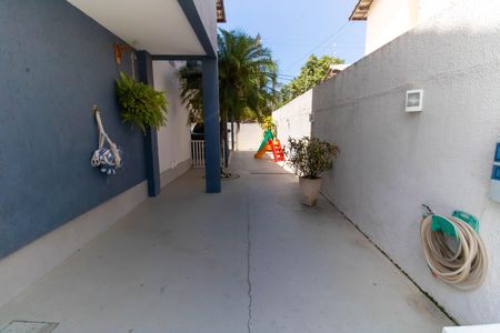 Casa à venda com 250m², 3 quartos e 2 vagasÁrea externa