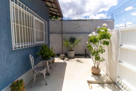 Casa à venda com 250m², 3 quartos e 2 vagasÁrea externa