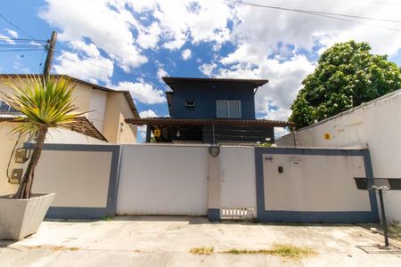 Casa à venda com 250m², 3 quartos e 2 vagasFachada