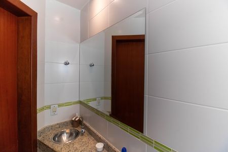Casa à venda com 250m², 3 quartos e 2 vagasBanheiro Social