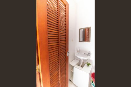 Casa à venda com 250m², 3 quartos e 2 vagasBanheiro de serviço