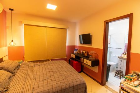 Casa à venda com 250m², 3 quartos e 2 vagasSuíte 
