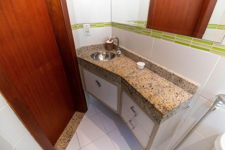 Casa à venda com 250m², 3 quartos e 2 vagasBanheiro Social