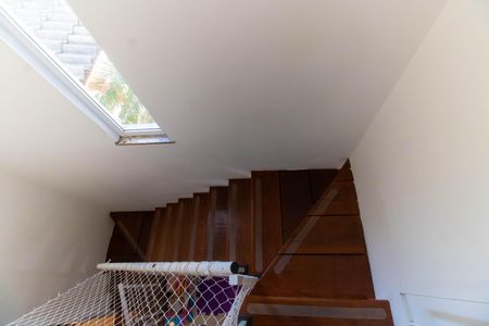 Casa à venda com 250m², 3 quartos e 2 vagasEscada 