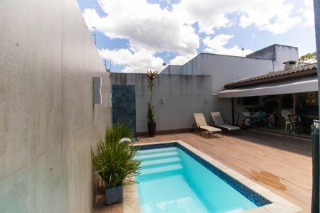Casa à venda com 250m², 3 quartos e 2 vagasÁrea externa