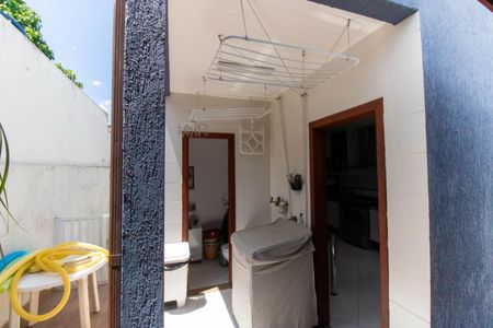 Casa à venda com 250m², 3 quartos e 2 vagasÁrea de Serviço