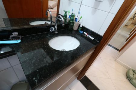 Apartamento à venda com 150m², 3 quartos e 2 vagasBanheiro da Suíte - Pia
