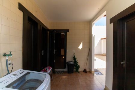 Casa para alugar com 300m², 4 quartos e 2 vagasÁrea de Serviço