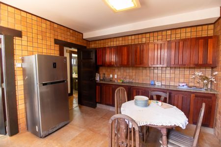 Casa para alugar com 300m², 4 quartos e 2 vagasCozinha