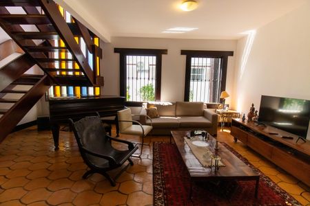Casa para alugar com 300m², 4 quartos e 2 vagasSala