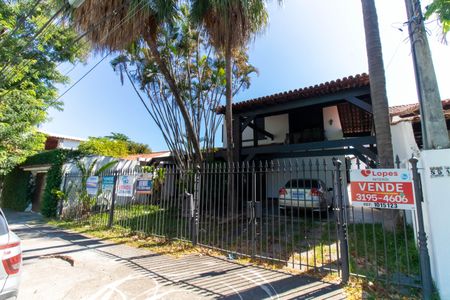 Casa para alugar com 300m², 4 quartos e 2 vagasFachada