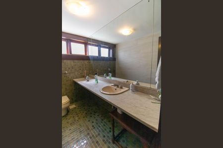 Casa para alugar com 300m², 4 quartos e 2 vagasLavabo