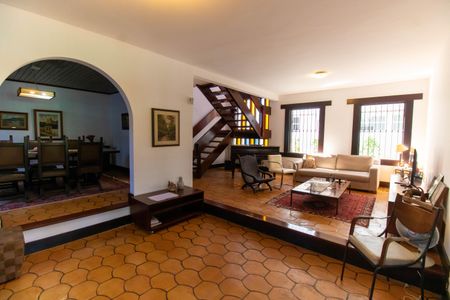 Casa para alugar com 300m², 4 quartos e 2 vagasSala