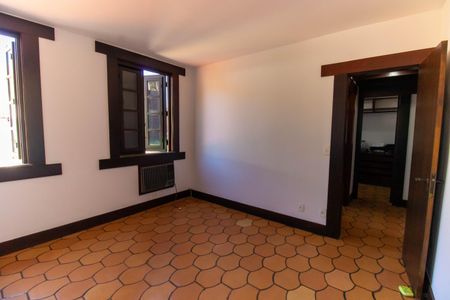 Casa para alugar com 300m², 4 quartos e 2 vagasSuíte