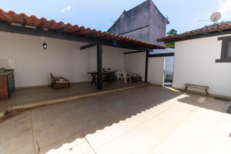 Casa para alugar com 300m², 4 quartos e 2 vagasÁrea externa