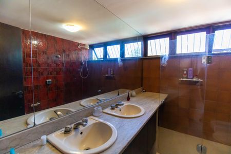 Casa para alugar com 300m², 4 quartos e 2 vagasBanheiro da Suíte
