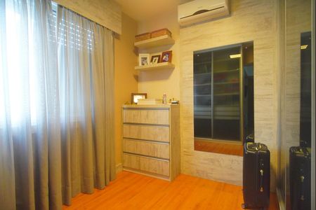 Apartamento à venda com 231m², 3 quartos e 2 vagas Apartamento à venda com 231m², 3 quartos e 2 vagasCloset da suíte