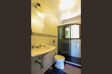 Casa de condomínio à venda com 657m², 4 quartos e 7 vagasBanheiro