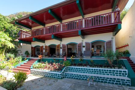 Casa de condomínio à venda com 657m², 4 quartos e 7 vagasFachada interna