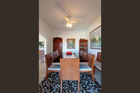 Casa de condomínio à venda com 657m², 4 quartos e 7 vagasSala de Jantar