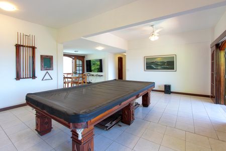 Casa de condomínio à venda com 657m², 4 quartos e 7 vagasSala de jogo