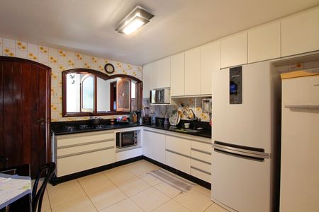 Casa de condomínio à venda com 657m², 4 quartos e 7 vagasCozinha