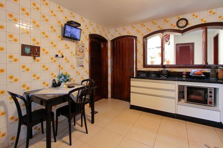 Casa de condomínio à venda com 657m², 4 quartos e 7 vagasCozinha