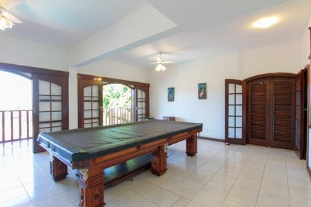 Casa de condomínio à venda com 657m², 4 quartos e 7 vagasSala de jogo