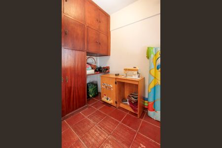 Casa de condomínio à venda com 657m², 4 quartos e 7 vagasÁrea de Serviço/ Quarto