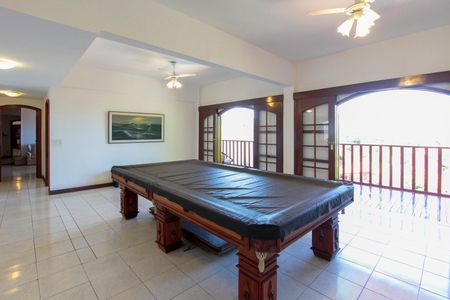 Casa de condomínio à venda com 657m², 4 quartos e 7 vagasSala de jogo