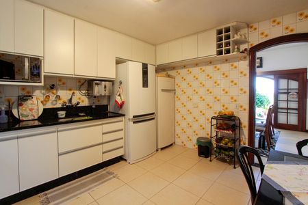 Casa de condomínio à venda com 657m², 4 quartos e 7 vagasCozinha