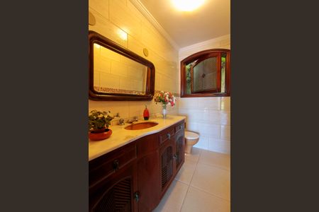 Casa de condomínio à venda com 657m², 4 quartos e 7 vagasLavabo