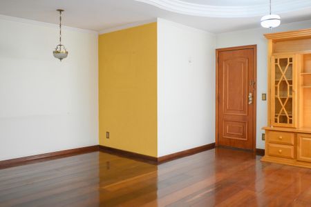 Apartamento à venda com 139m², 2 quartos e 4 vagasSala