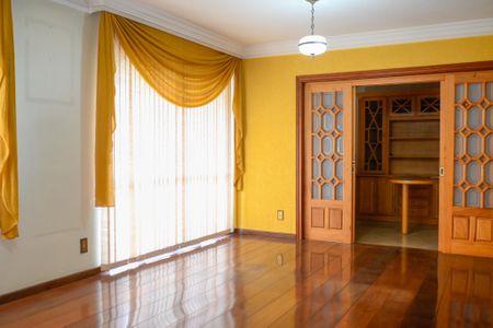 Apartamento à venda com 139m², 2 quartos e 4 vagasSala