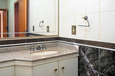 Apartamento à venda com 139m², 2 quartos e 4 vagasBanheiro Social