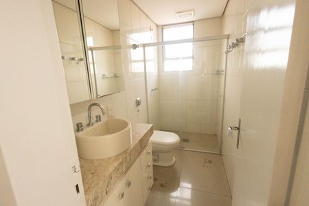 Apartamento à venda com 150m², 3 quartos e 2 vagas Apartamento à venda com 150m², 3 quartos e 2 vagasBanheiro Social