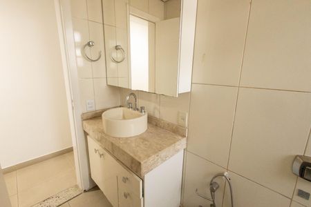 Apartamento à venda com 150m², 3 quartos e 2 vagas Apartamento à venda com 150m², 3 quartos e 2 vagasBanheiro Social