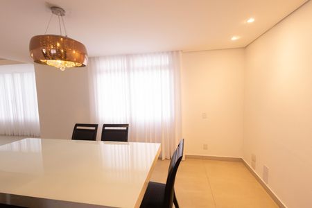 Apartamento à venda com 150m², 3 quartos e 2 vagas Apartamento à venda com 150m², 3 quartos e 2 vagasSala acoplada com sala de jantar