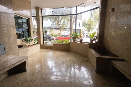 Apartamento à venda com 150m², 3 quartos e 2 vagas Apartamento à venda com 150m², 3 quartos e 2 vagasHall de entrada