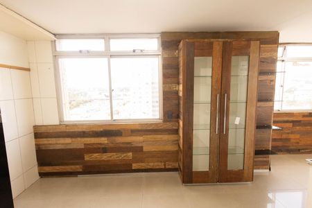 Apartamento à venda com 150m², 3 quartos e 2 vagas Apartamento à venda com 150m², 3 quartos e 2 vagasCozinha e Área de Serviço