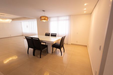 Apartamento à venda com 150m², 3 quartos e 2 vagas Apartamento à venda com 150m², 3 quartos e 2 vagasSala acoplada com sala de jantar