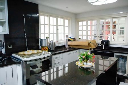 Casa à venda com 120m², 3 quartos e 2 vagas Casa à venda com 120m², 3 quartos e 2 vagasCozinha