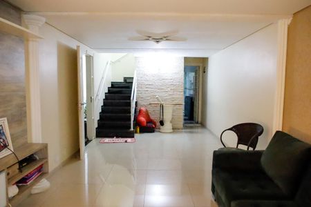 Casa à venda com 120m², 3 quartos e 2 vagas Casa à venda com 120m², 3 quartos e 2 vagassala