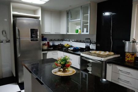 Casa à venda com 120m², 3 quartos e 2 vagas Casa à venda com 120m², 3 quartos e 2 vagasCozinha