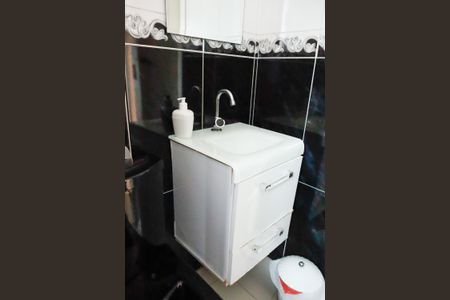 Casa à venda com 120m², 3 quartos e 2 vagas Casa à venda com 120m², 3 quartos e 2 vagasBanheiro