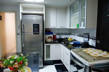 Casa à venda com 120m², 3 quartos e 2 vagas Casa à venda com 120m², 3 quartos e 2 vagasCozinha